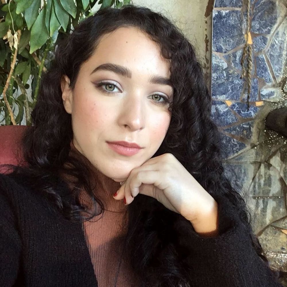 Meet your Posher, Valeria